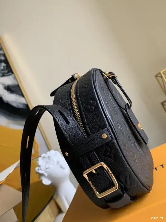 CHAPEAU LOUIS MM BOITE SOUPLE VUITTON 0627
